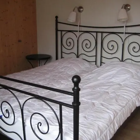 Sleeps 6 Wifi