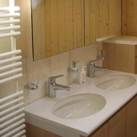 Apartment Sleeps 6 Wifi